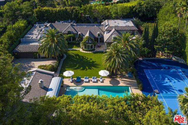 9425 Sunset Blvd - Photo 1