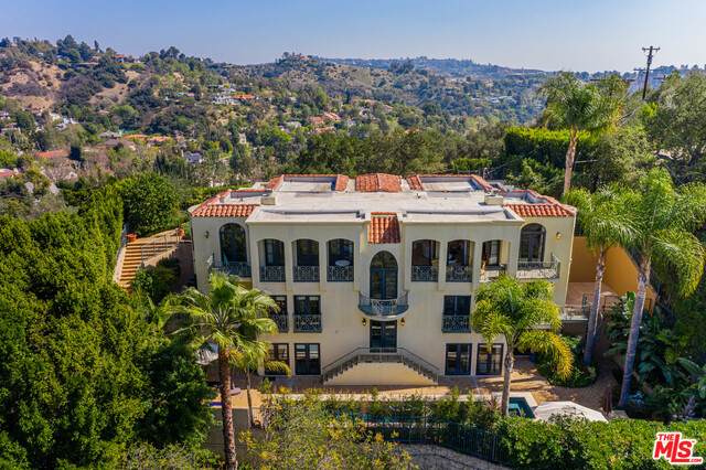 3110 Benedict Canyon Dr - Photo 1
