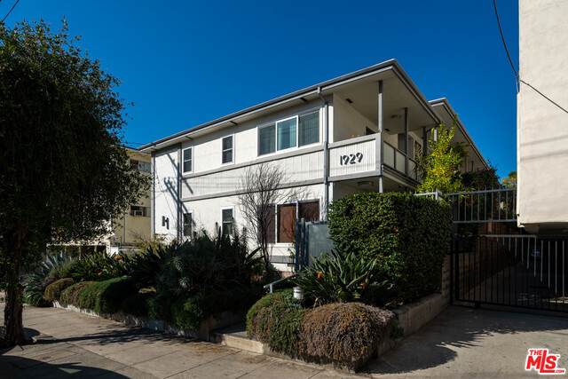 1929 Tamarind Ave - Photo 1