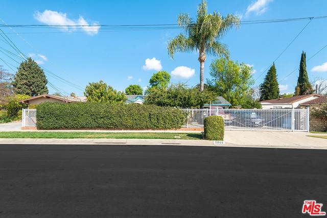 15909 Vose St - Photo 1