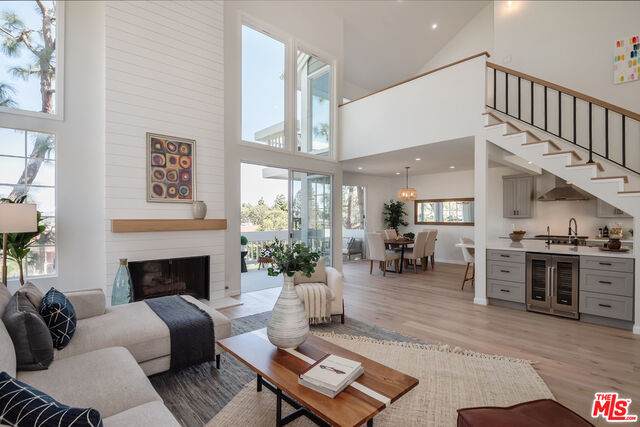 4346 Redwood Ave - Photo 1
