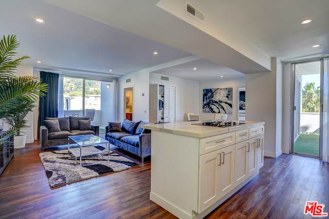 7250 Franklin Ave - Photo 1