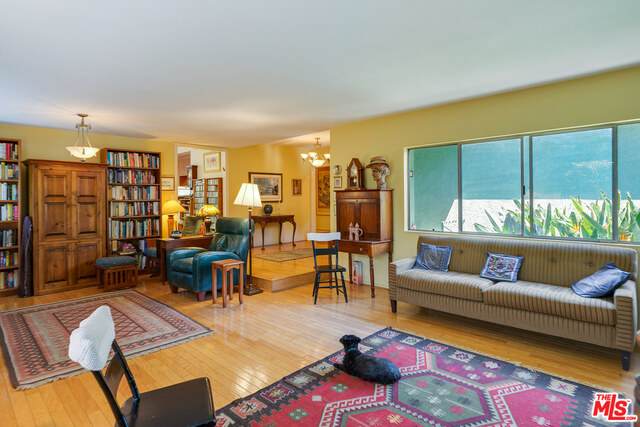 1841 Redcliff St - Photo 1
