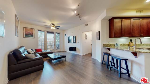 629 Traction Ave - Photo 1