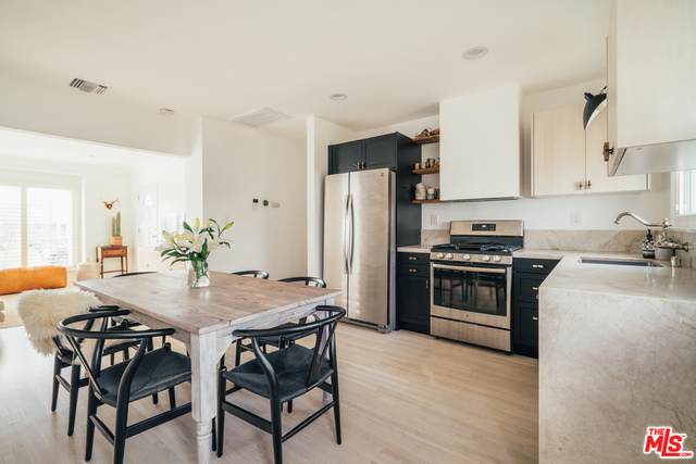 7822 Bleriot Ave - Photo 1