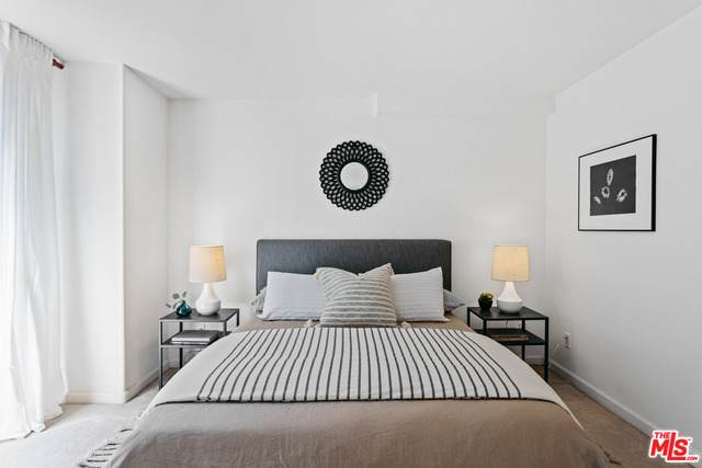 910 Curson Ave - Photo 1