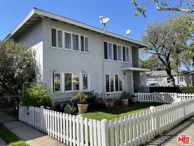 1402 Sycamore St - Photo 1