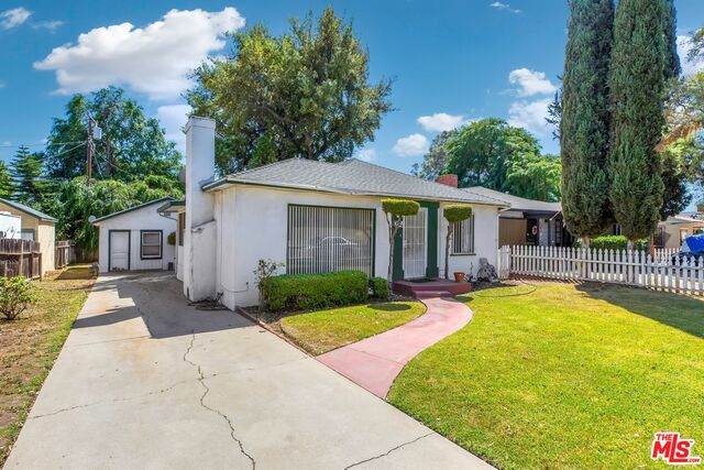 214 Evergreen Ave - Photo 1