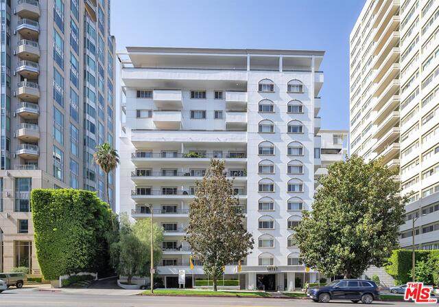 10717 Wilshire Blvd - Photo 1