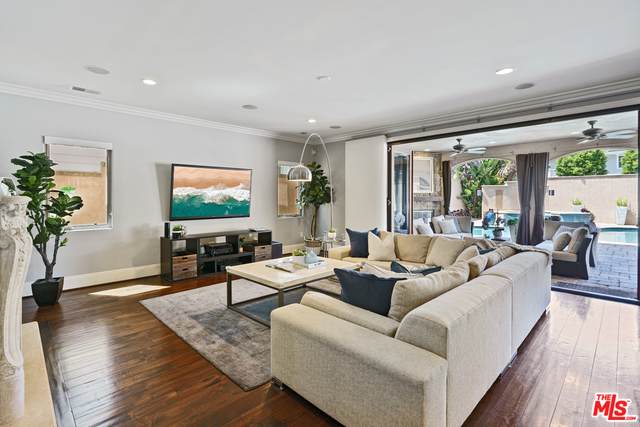 1437 10Th St - Photo 1