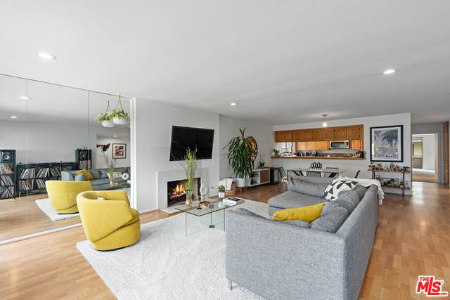 18 Venice Blvd - Photo 1