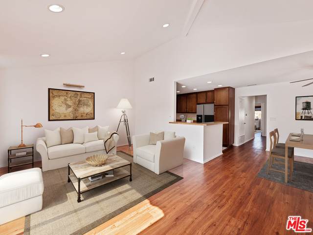 18427 Vincennes St - Photo 1