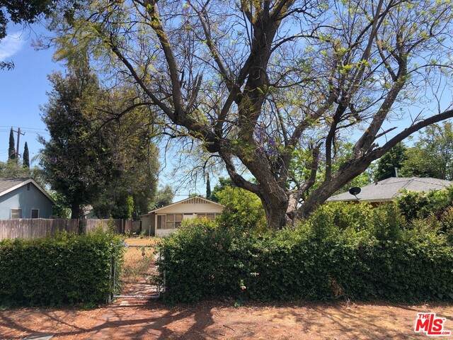 320 Olive Ave - Photo 1