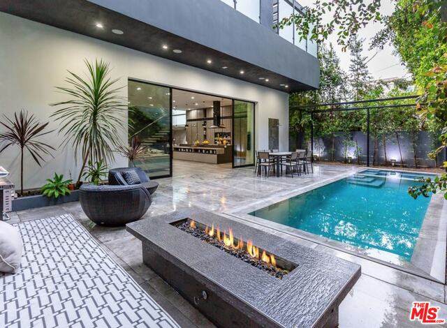 313 La Peer Dr - Photo 1