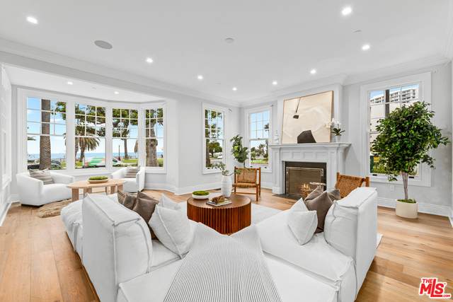 401 Ocean Ave - Photo 1