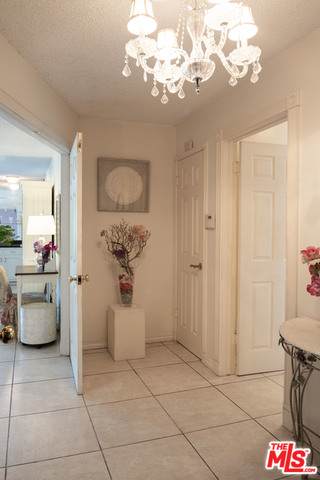 5215 Balboa Blvd - Photo 1
