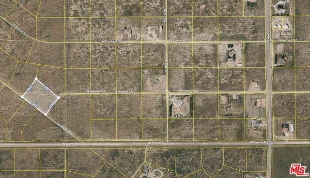 0 75 Street W And Avenue A-14 - Photo 1