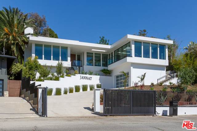 8030 Mulholland Dr - Photo 1