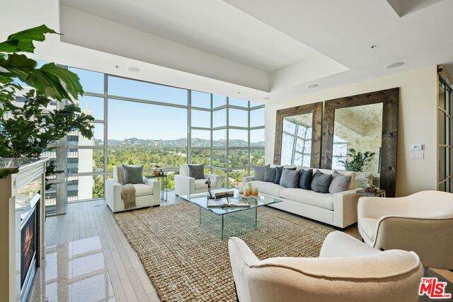 10380 Wilshire Blvd - Photo 1