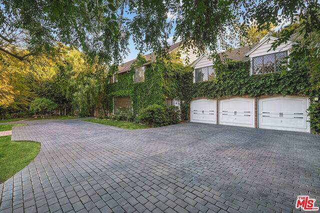 1215 Benedict Canyon Dr - Photo 1