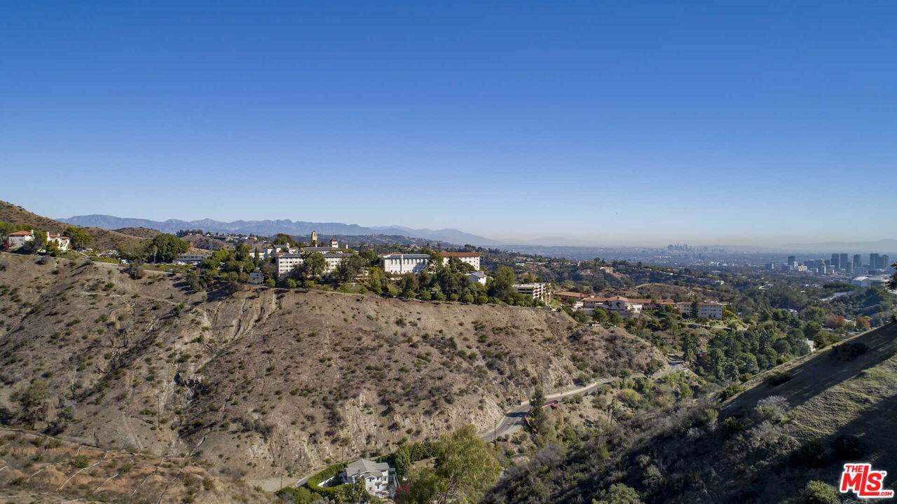 1510 Tigertail Rd - Photo 1