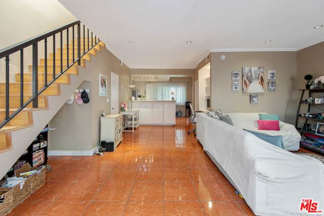 5139 Balboa Blvd - Photo 1