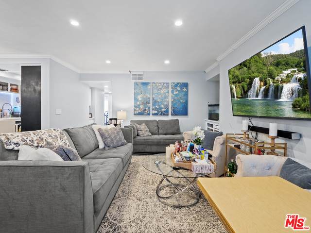 22040 Gault St - Photo 1