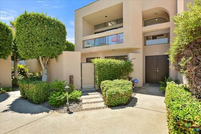 860 Village Sq - Photo 1