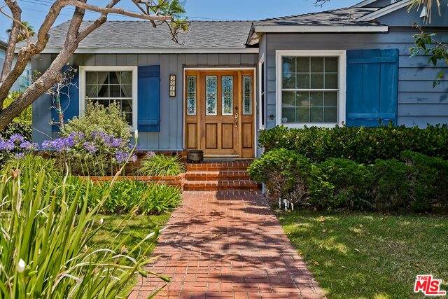 3674 Colonial Ave - Photo 1