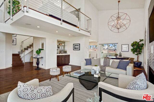 904 5Th St - Photo 1