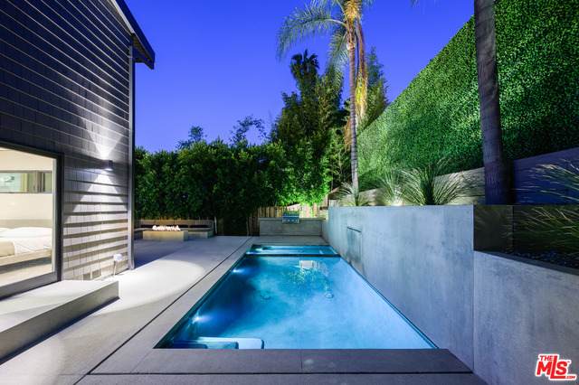 8808 Thrasher Ave - Photo 1