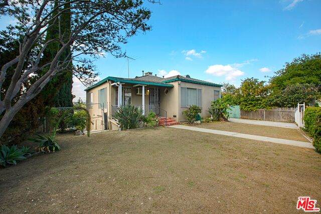3040 Avenue 35 - Photo 1