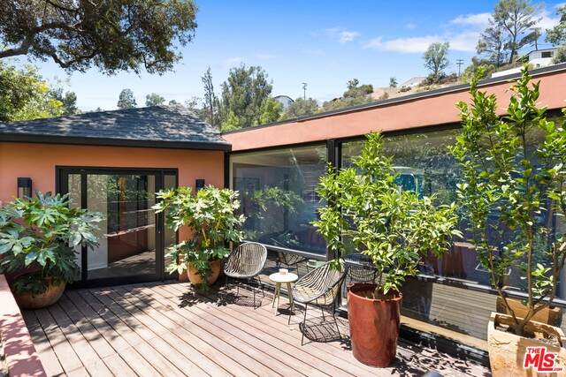 8756 Wonderland Ave - Photo 1