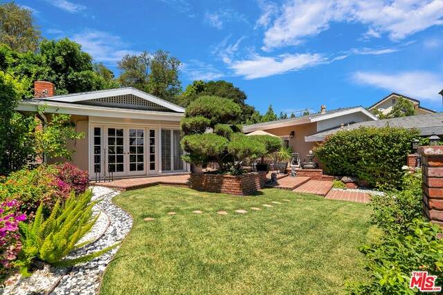 4449 Petit Ave - Photo 1