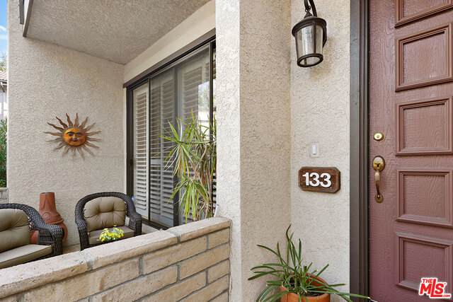 5711 Owensmouth Ave - Photo 1