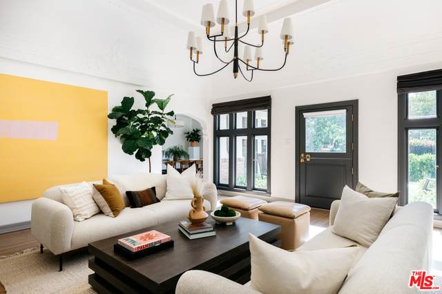 236 Larchmont Blvd - Photo 1