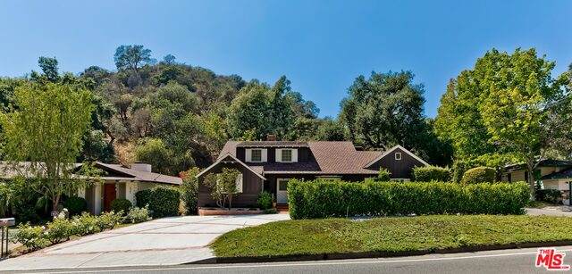 2047 Benedict Canyon Dr - Photo 1