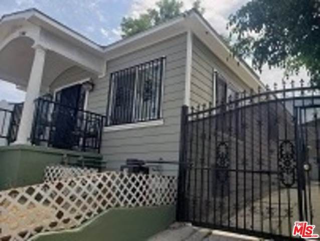 2708 Marengo St - Photo 1