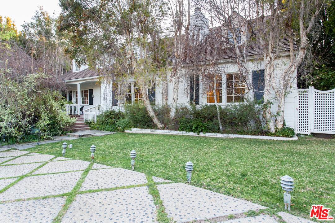 415 Cliffwood Ave - Photo 1