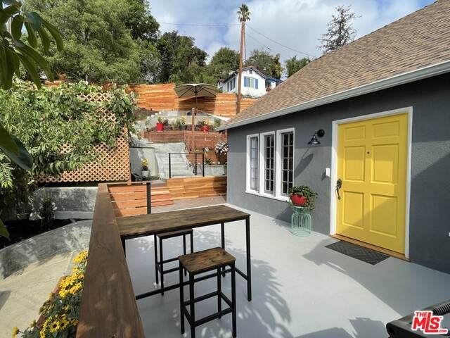 902 Wolford Ln - Photo 1