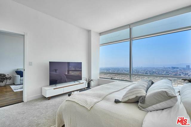 900 Olympic Blvd - Photo 1