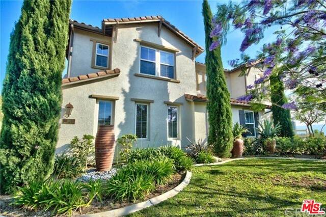 210 Friesian St - Photo 1