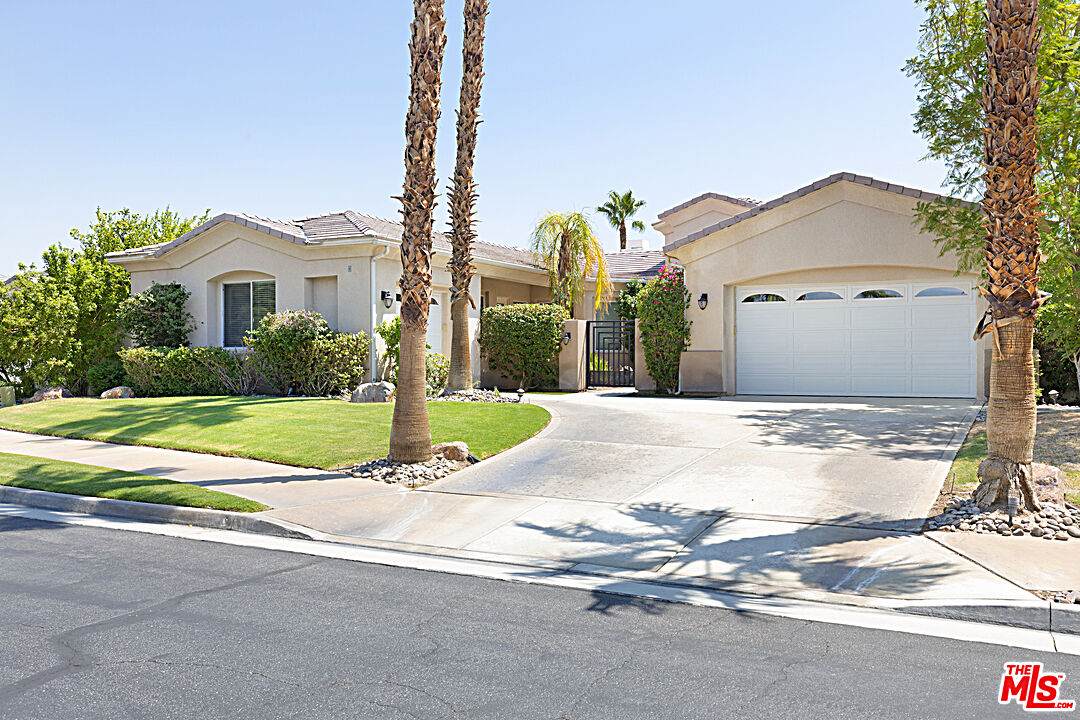4 Voltaire Ct - Photo 1