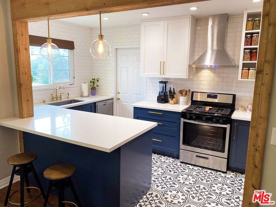 4054 Abourne Rd - Photo 1