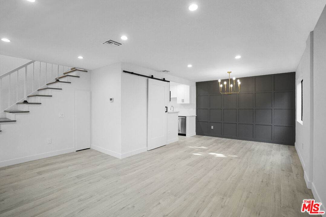 5445 Corteen Pl - Photo 1
