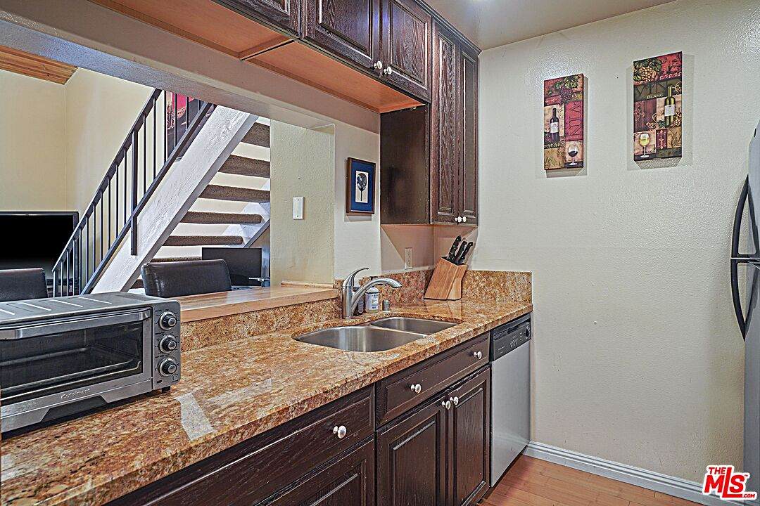 5460 White Oak Ave - Photo 1