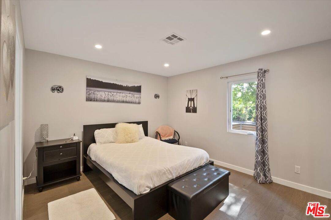 1125 Marco Pl - Photo 1