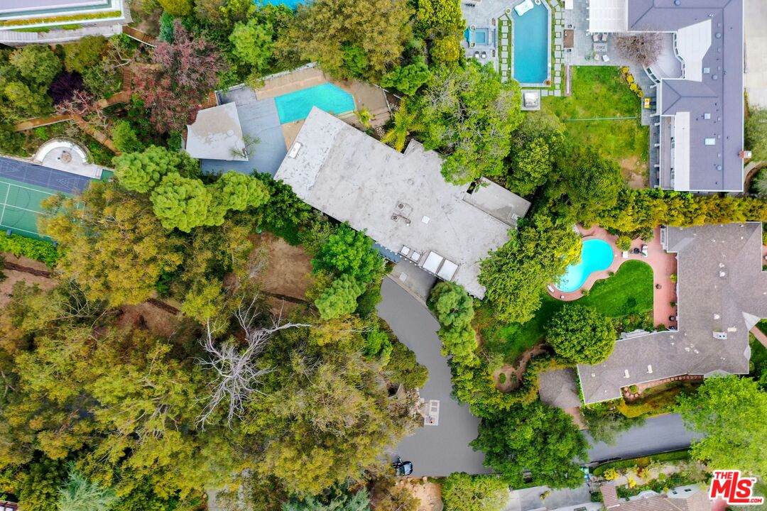 466 Downes Rd - Photo 1