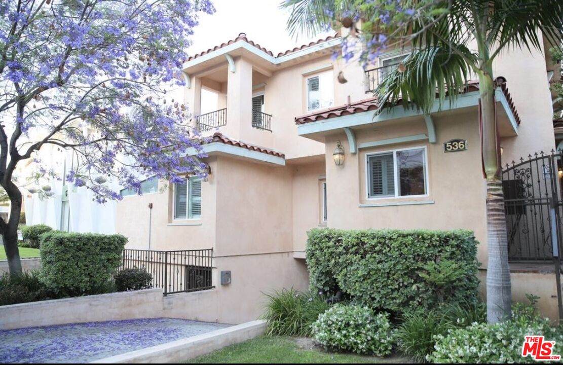 536 Maryland Ave - Photo 1