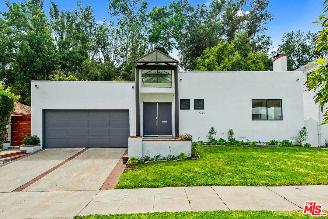 539 Levering Ave - Photo 1